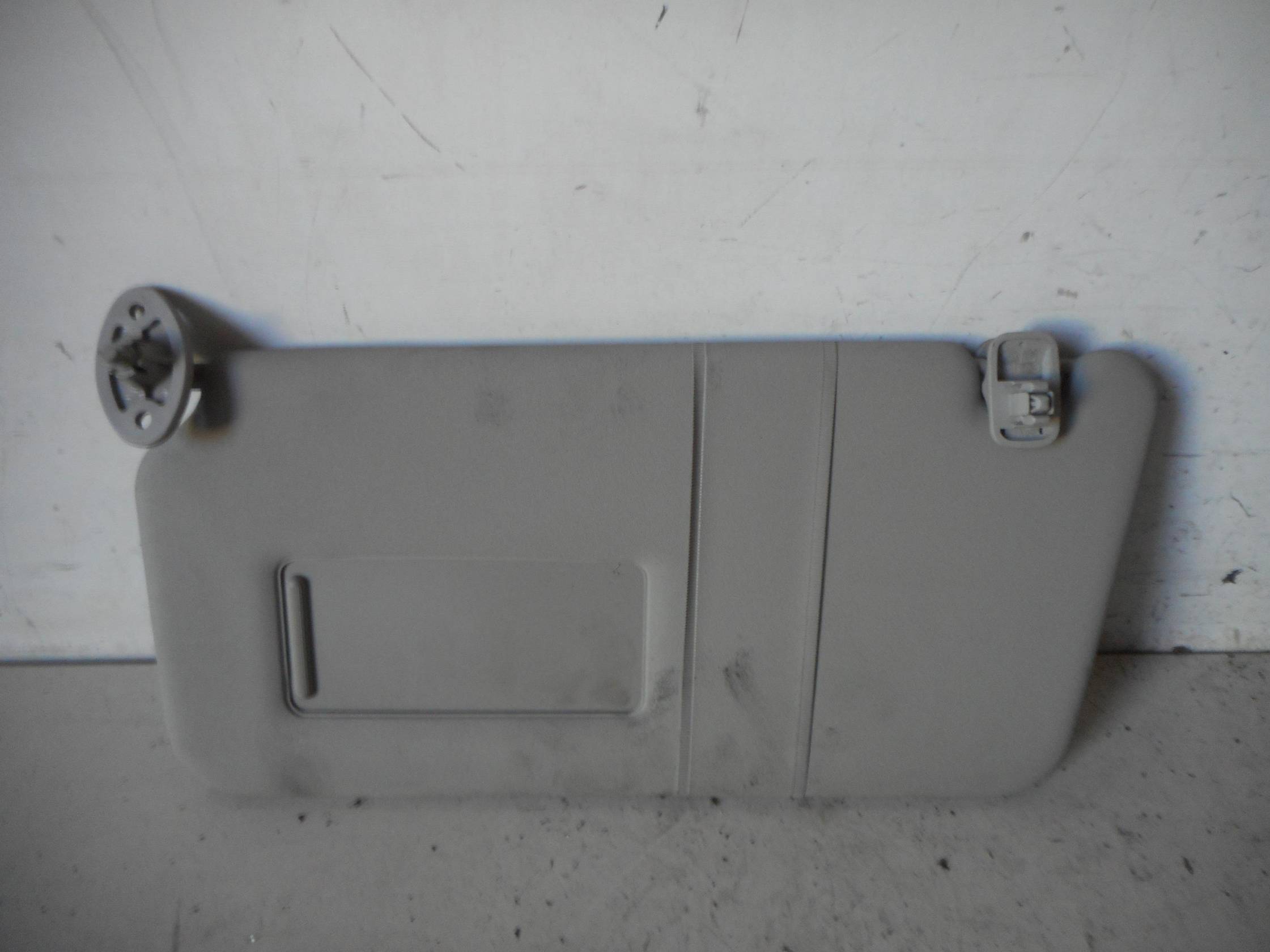 Aletta parasole parabrezza sx.